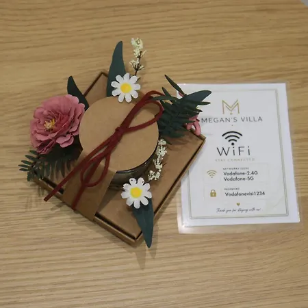 Megan's 3* دراس
